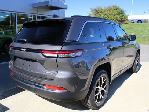 New 2025 Jeep Grand Cherokee Limited w/ Luxury Tech Group II image 8