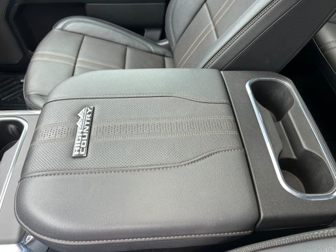 Used 2024 Chevrolet Silverado 2500 High Country w/ High Country Premium Package AWD/4WD image 34