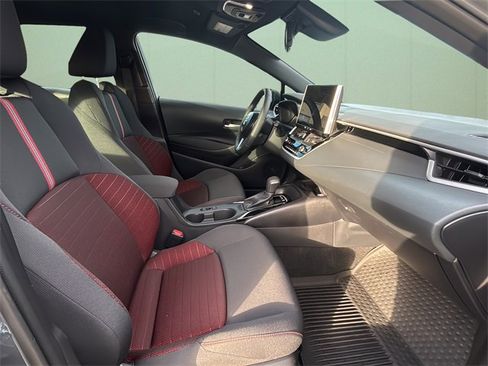 Used 2026 Toyota Corolla SE image 40