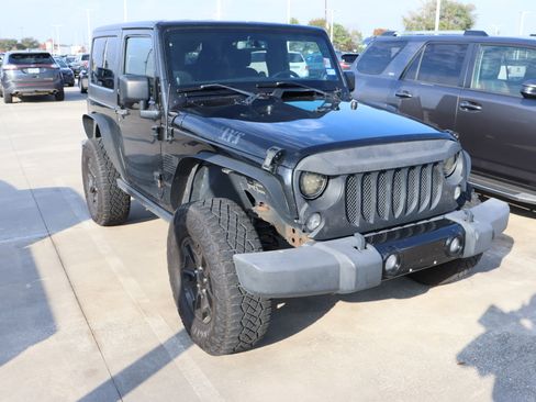Used 2014 Jeep Wrangler Sport image 2