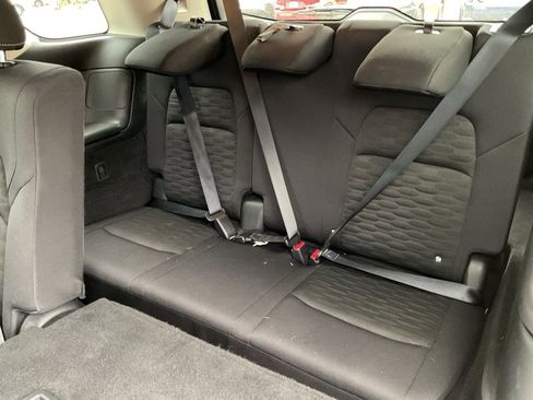 Used 2025 Nissan Pathfinder SV FWD image 15