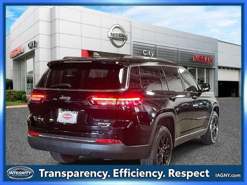 Used 2023 Jeep Grand Cherokee L Limited AWD/4WD image 6