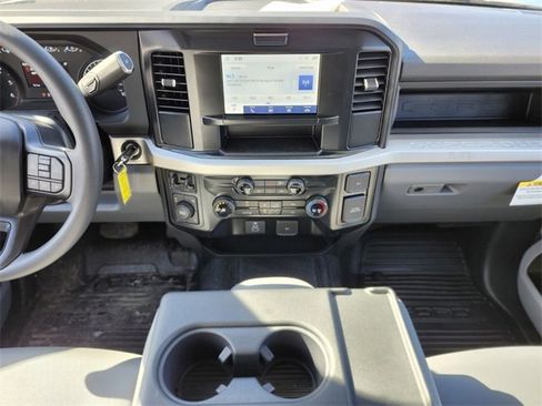 New 2025 Ford F550 4x4 SuperCab Super Duty w/ XL Chrome Package image 12