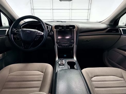 Used 2020 Ford Fusion SE FWD image 27