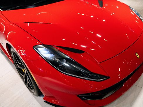 Used 2020 Ferrari 812 Superfast image 7