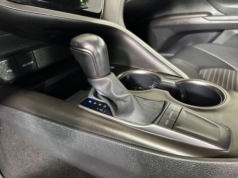 Used 2024 Toyota Camry SE image 17