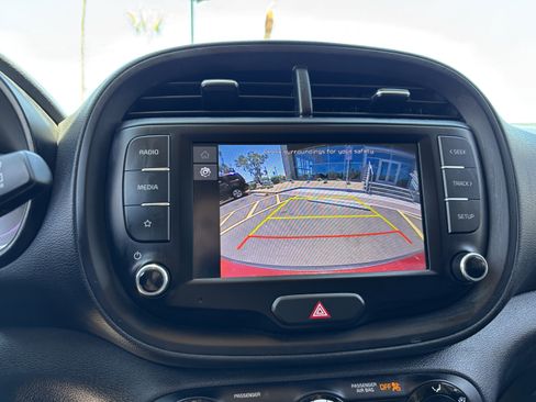 Certified 2023 Kia Soul LX w/ Option Group 015 FWD image 21