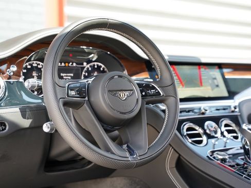 Used 2020 Bentley Continental GT AWD/4WD image 19