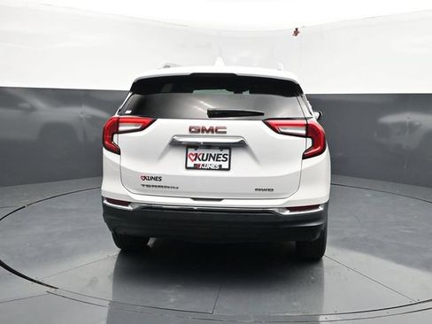 Used 2023 GMC Terrain SLT AWD/4WD image 8