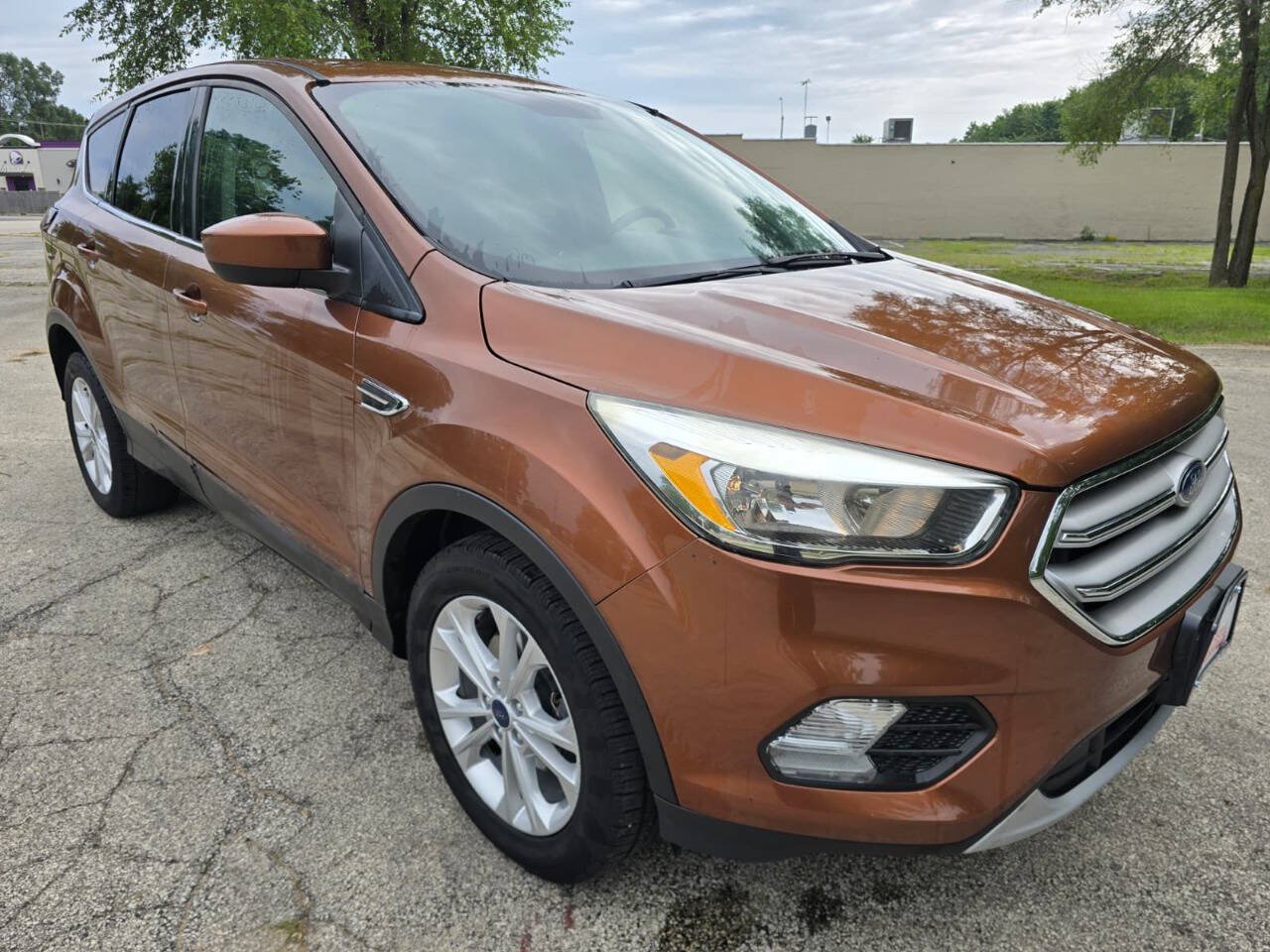 Used 2017 Ford Escape SE FWD image 3