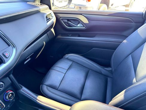 Used 2024 Chevrolet Suburban RST image 32