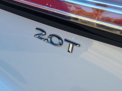 Used 2019 Lincoln Nautilus Select image 9