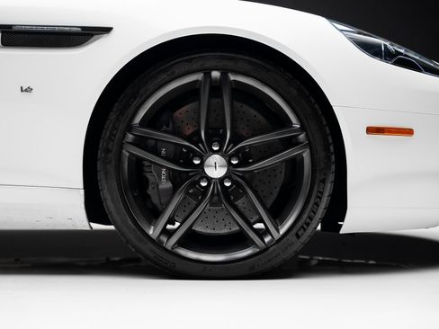 Used 2016 Aston Martin DB9 GT image 41