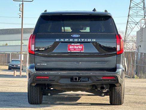 Certified 2025 Ford Expedition Active image 5