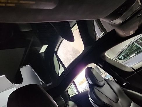 Used 2019 Tesla Model S Performance image 3