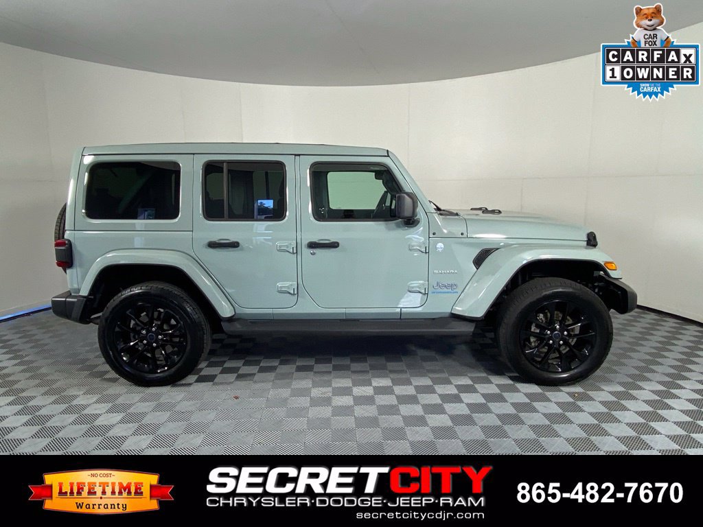 Used 2024 Jeep Wrangler Unlimited Sahara AWD/4WD image 8