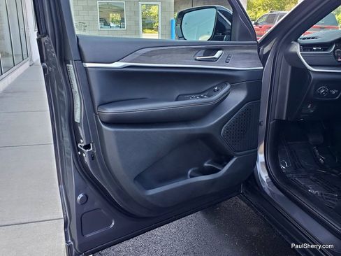 New 2025 Jeep Grand Cherokee Limited w/ Luxury Tech Group II image 19