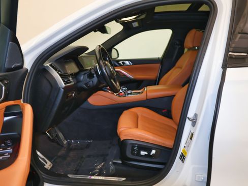 Used 2023 BMW X6 M50i w/ Executive Package image 15