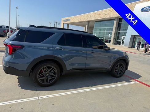 Used 2025 Ford Explorer ST w/ Sun And Sound Package image 8