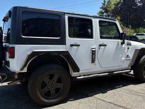 Used 2018 Jeep Wrangler Unlimited Sport S AWD/4WD image 10