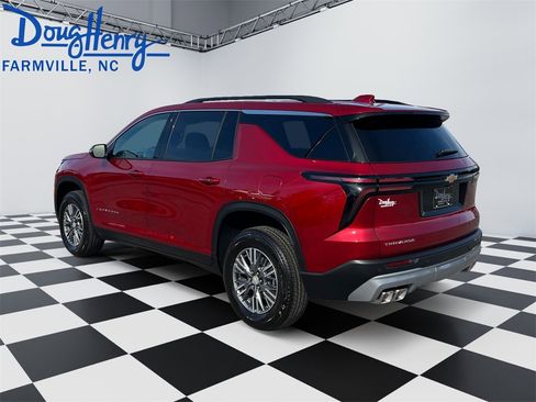 New 2026 Chevrolet Traverse LT image 3