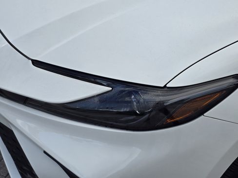 Used 2025 Toyota Camry SE image 7