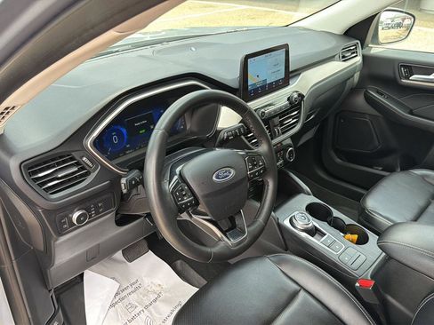 Used 2022 Ford Escape SEL w/ Technology Package FWD image 21