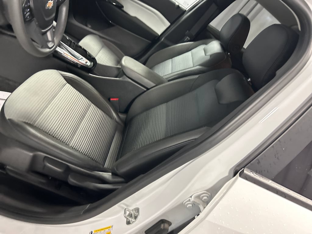 Used 2025 Chevrolet Trax LT FWD image 10