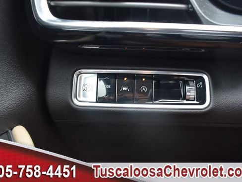 Certified 2024 Buick Envision Preferred AWD/4WD image 37