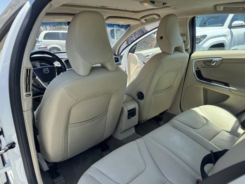 Used 2015 Volvo S60 T5 Premier image 12