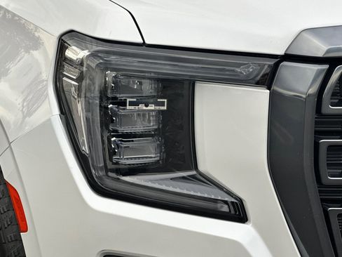 Used 2023 GMC Yukon XL AT4 w/ AT4 Premium Package image 43