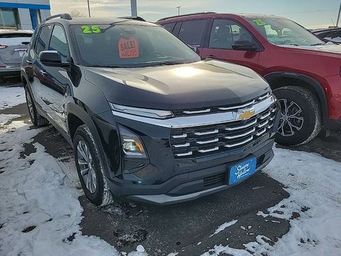 Used 2025 Chevrolet Equinox LT image 3