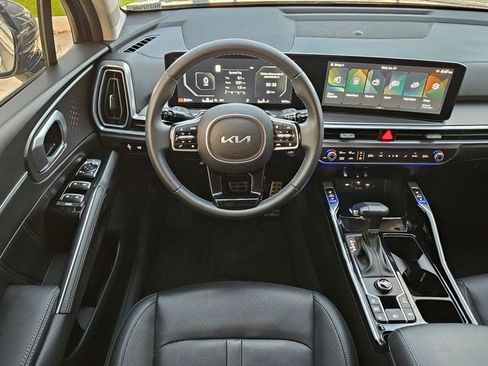 Used 2024 Kia Sorento SX image 11