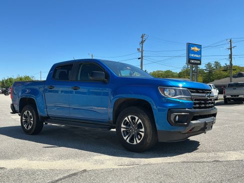 Used 2021 Chevrolet Colorado Z71 AWD/4WD image 2