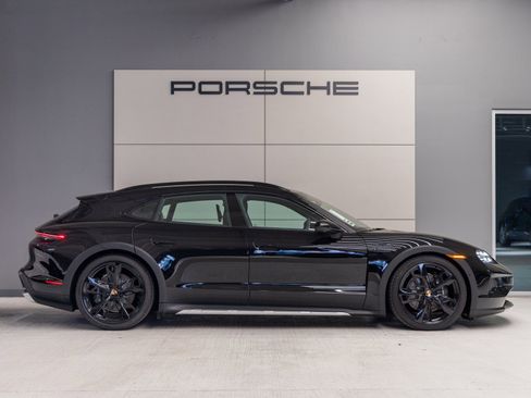 Used 2025 Porsche Taycan 4 Cross Turismo image 8