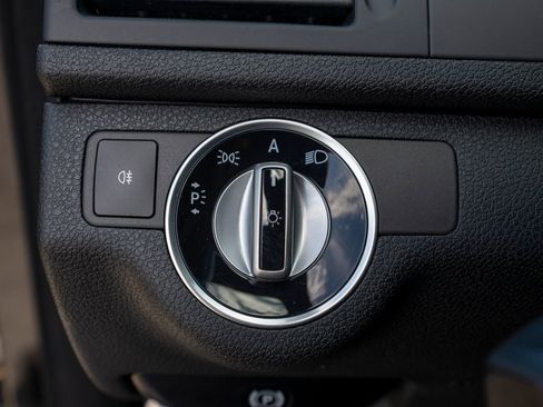Used 2011 Mercedes-Benz C 300 4MATIC Sedan image 36
