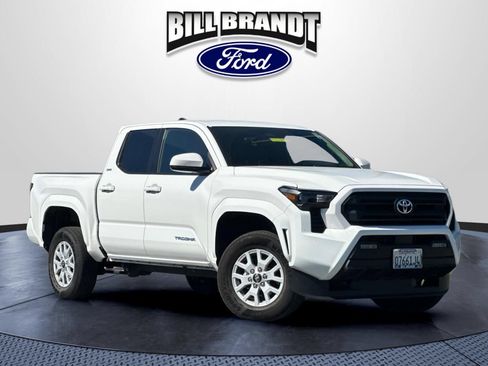 Used 2026 Toyota Tacoma SR5 AWD/4WD image 1