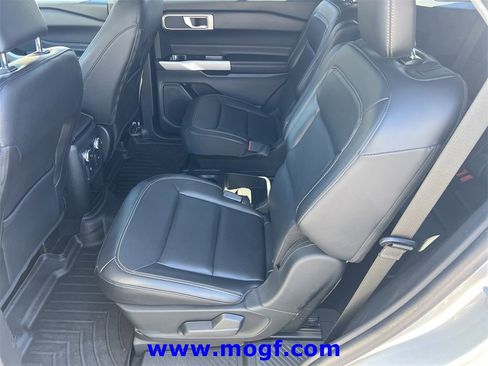 Used 2021 Ford Explorer XLT w/ Equipment Group 202A image 21
