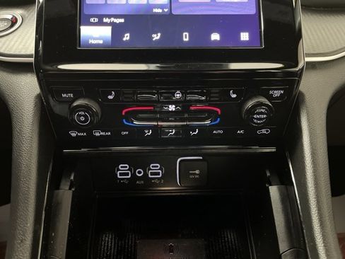 Used 2023 Jeep Grand Cherokee Altitude image 33