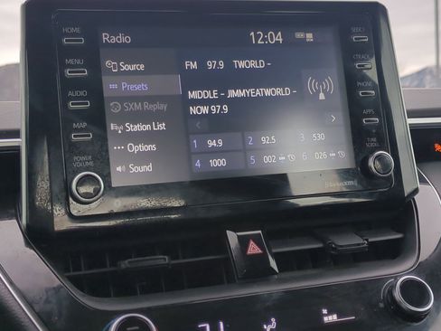 Used 2021 Toyota Corolla LE image 24