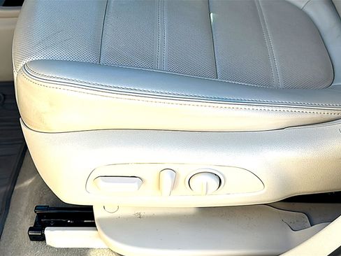 Used 2023 GMC Acadia Denali w/ Denali Ultimate Package image 15