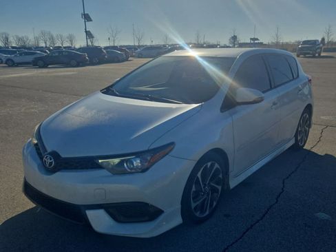Used 2017 Toyota Corolla iM image 1