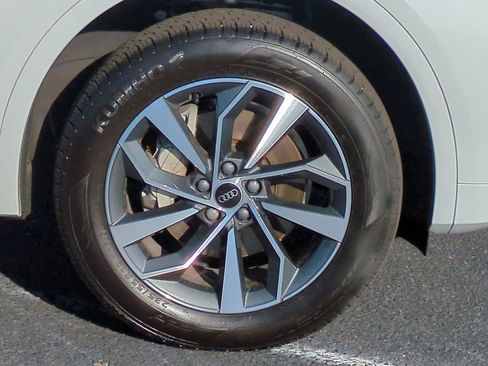 Used 2023 Audi Q5 2.0T Premium Plus image 11