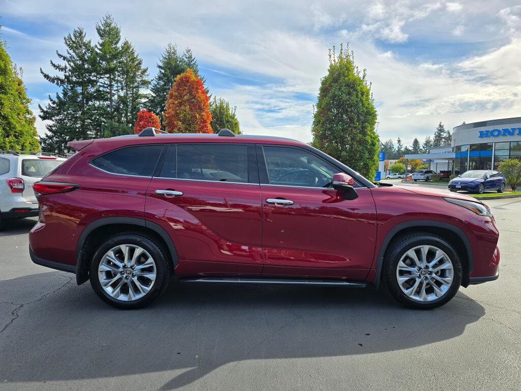 Used 2021 Toyota Highlander Limited FWD image 10