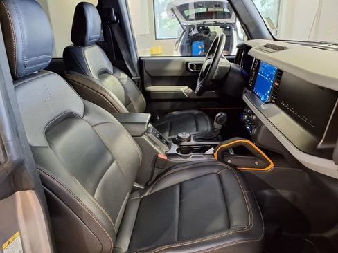 Used 2022 Ford Bronco Badlands w/ Sasquatch Package AWD/4WD image 24