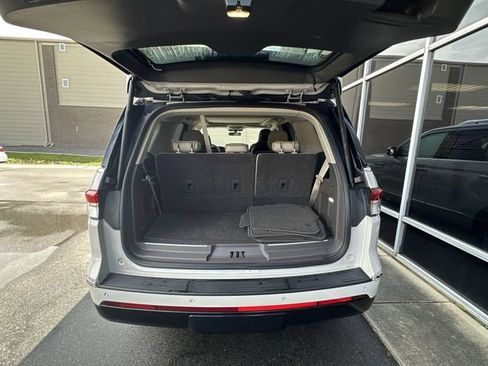 Used 2022 Lincoln Navigator Reserve AWD/4WD image 25