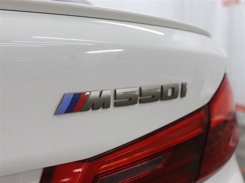 Used 2019 BMW M550i xDrive image 9