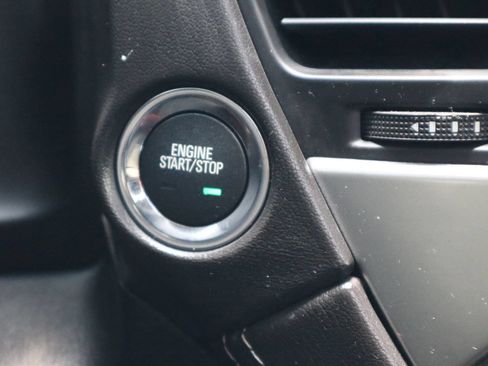 Used 2015 Chevrolet Suburban LTZ RWD image 34