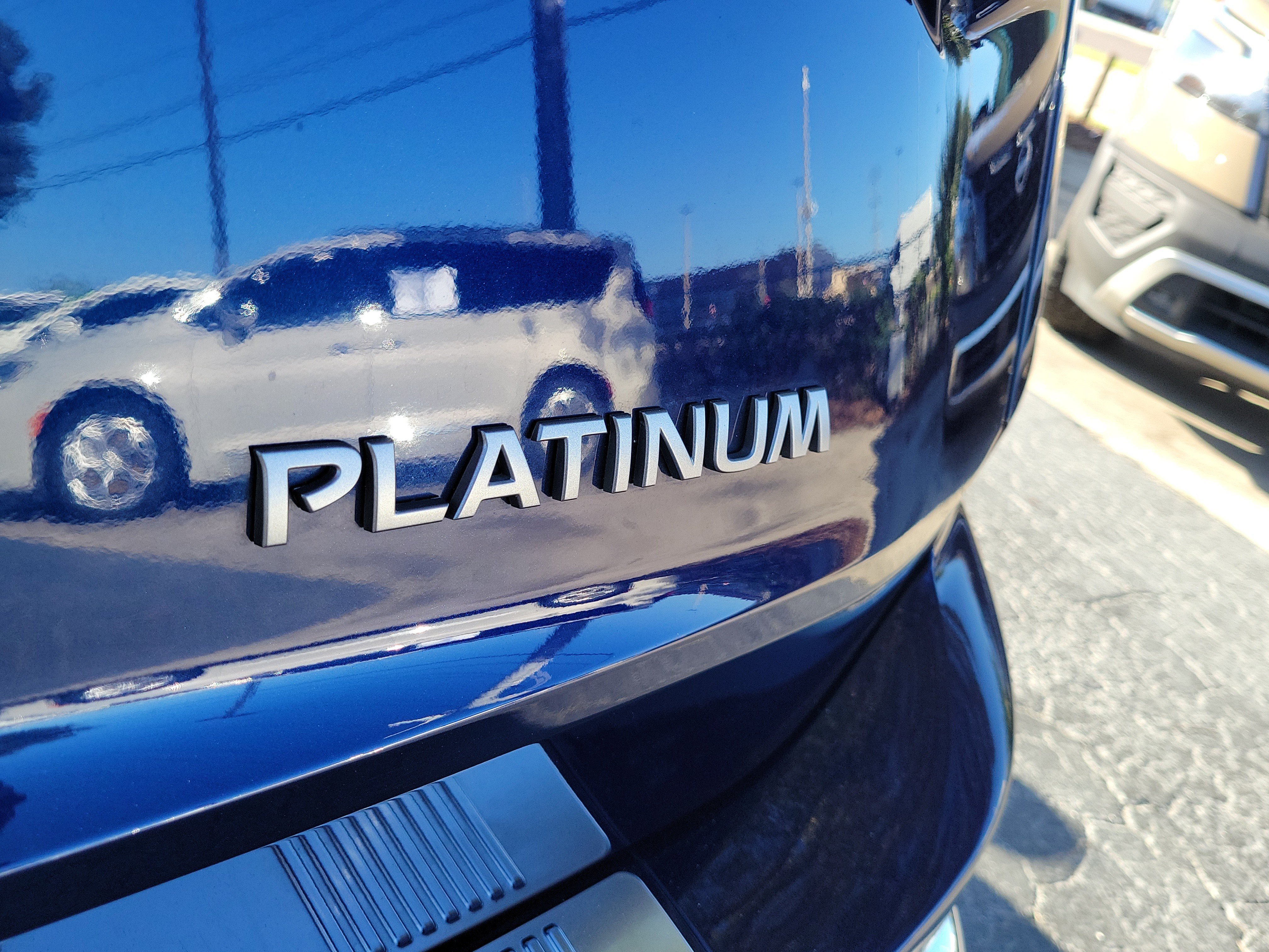 Certified 2025 Nissan Rogue Platinum w/ Platinum Premium Package FWD image 6