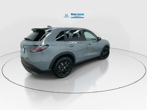 Used 2023 Honda HR-V Sport image 2